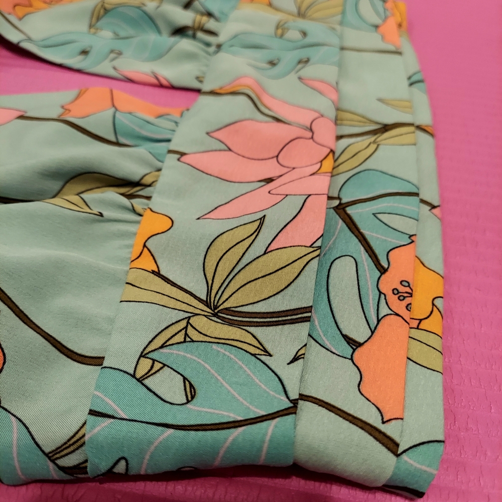 Molly Bracken Floral Halter Top And Shorts Set - Picture 5 of 13